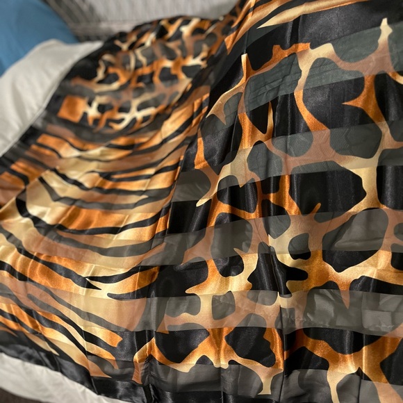 Elaine Animal print scarve - Picture 7 of 10